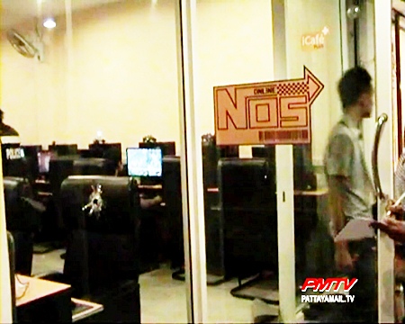 the bullet hole is clear to se.